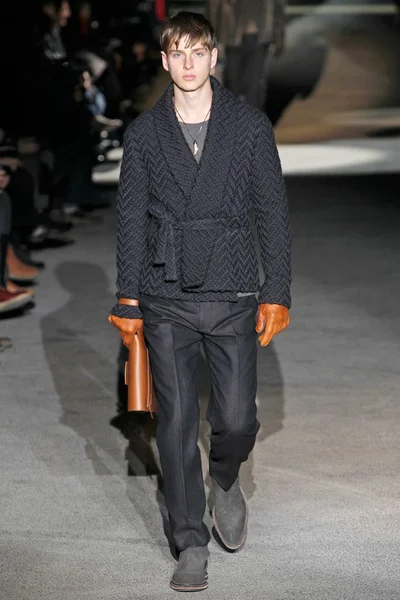Look 18
